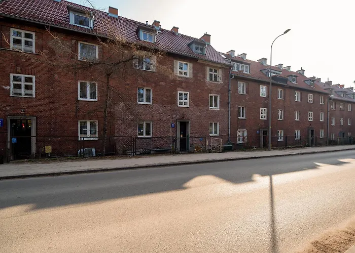 Platinium Red Brick Apartment - Bema